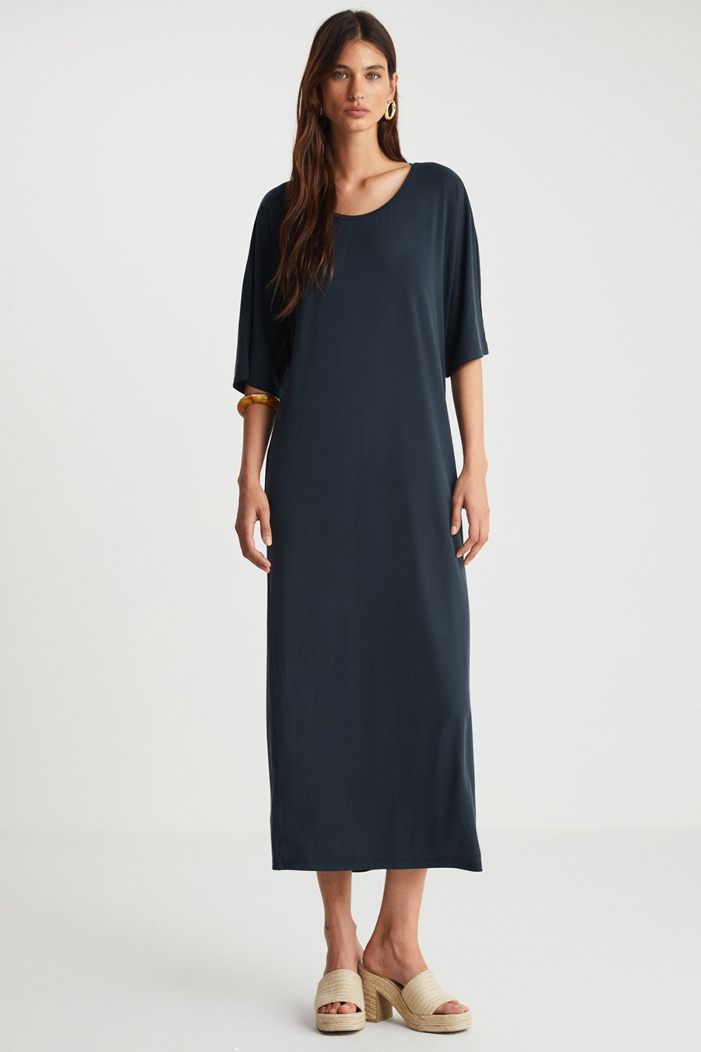 Boneqa Barcelona-Arka Detaylı Siyah Cupro Elbise-Elbise-1-roqelvaxirum.shop
