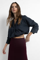 Boneqa Barcelona-Belden Bağlı Crop Gömlek-Gömlek-3-roqelvaxirum.shop