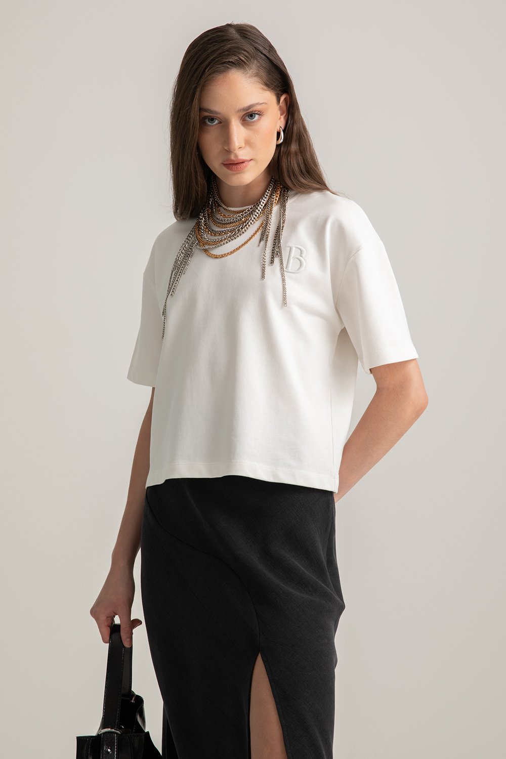 Boneqa Barcelona-Boneqa Logolu Beyaz Tişört-T-Shirts-1-roqelvaxirum.shop