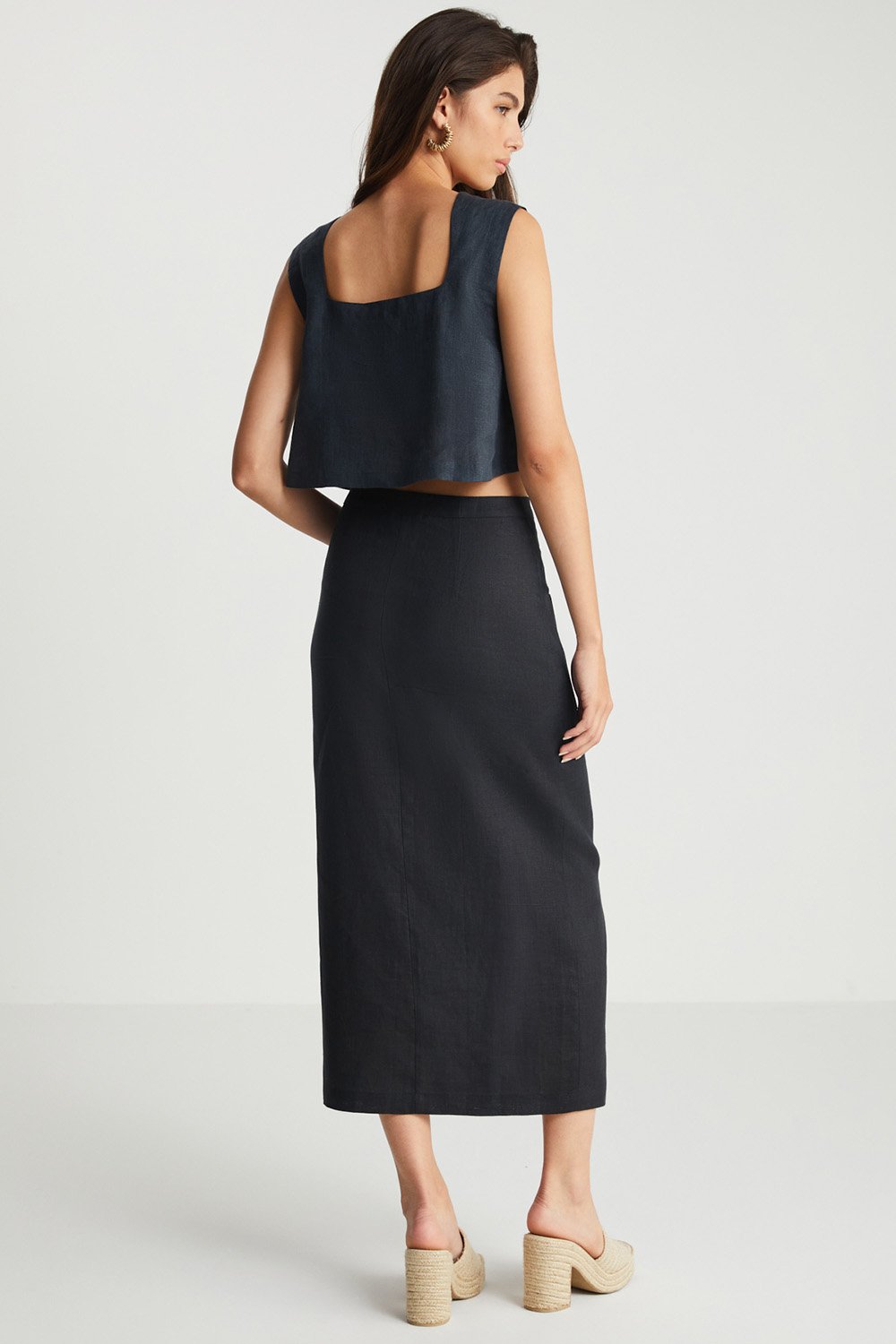 Boneqa Barcelona-Brode Kumaş Askılı Siyah Bluz-Bluz-5-roqelvaxirum.shop