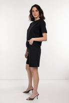 Boneqa Barcelona-Cep Detaylı Bermuda Şort-Şort-4-roqelvaxirum.shop