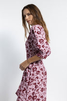 Boneqa Barcelona-Kruvaze Yaka Detaylı Desenli Elbise-Elbise-5-roqelvaxirum.shop
