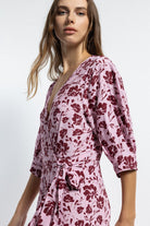 Boneqa Barcelona-Kruvaze Yaka Detaylı Desenli Elbise-Elbise-6-roqelvaxirum.shop