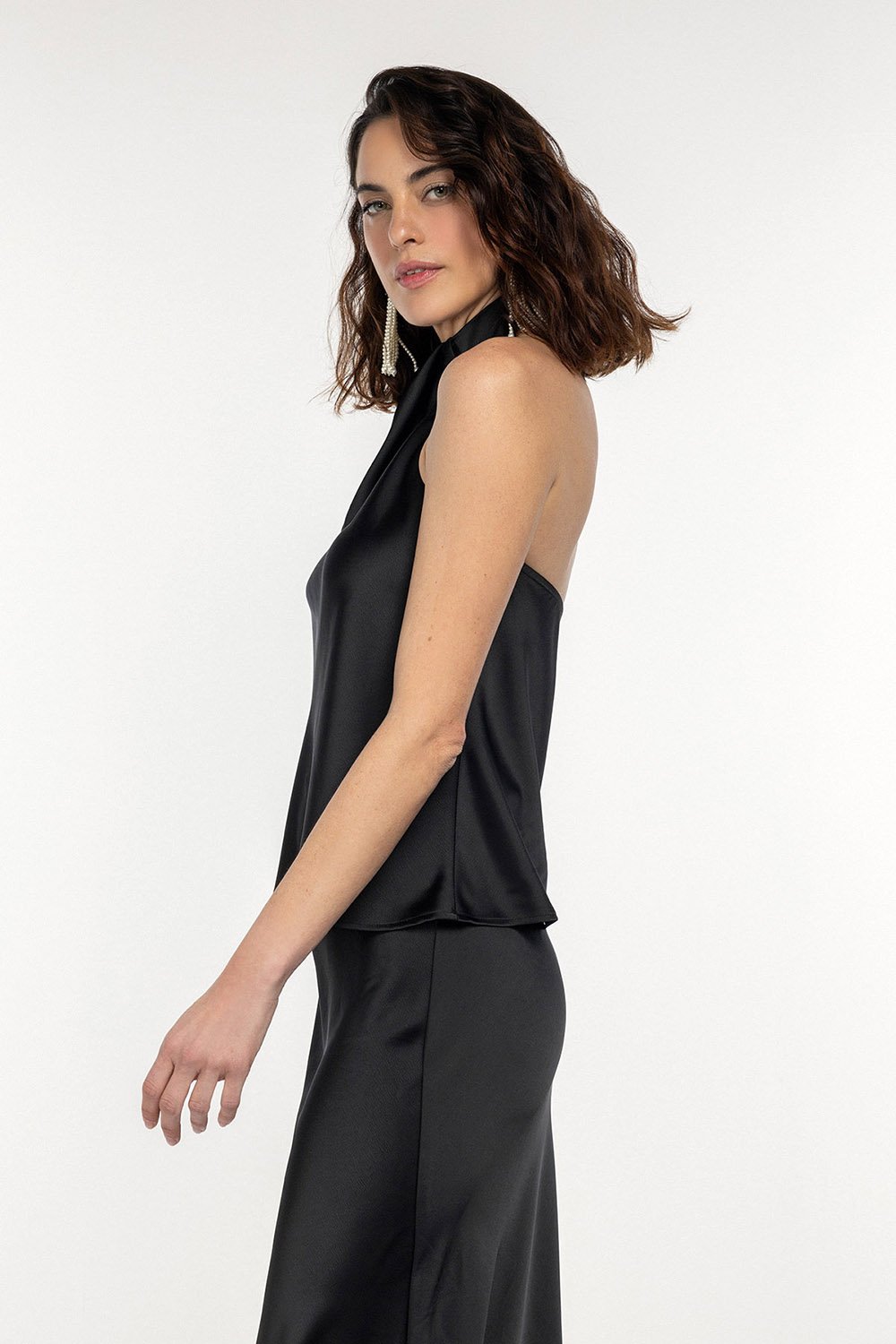 Boneqa Barcelona-Pileli Halter Yaka Siyah Bluz-Bluz-5-roqelvaxirum.shop