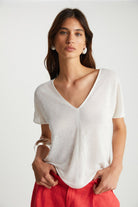 Boneqa Barcelona-V Yaka Ekru Tişört-T-Shirts-1-roqelvaxirum.shop