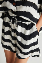 Boneqa Barcelona-Zebra Desenli Şort-Şort-5-roqelvaxirum.shop