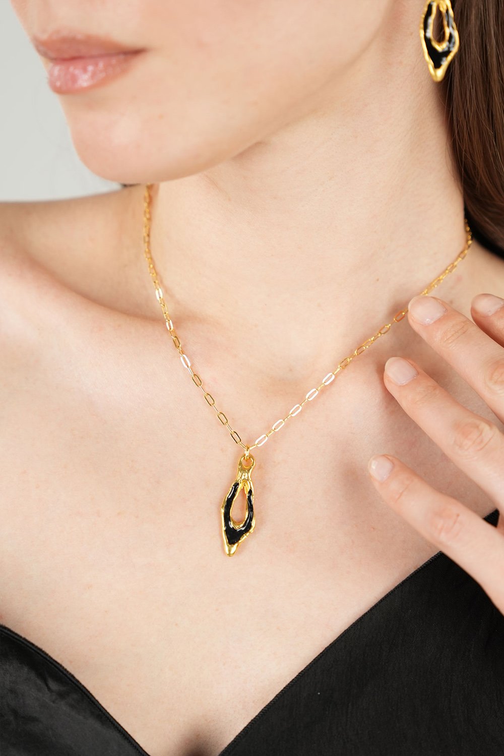 Brambuta-Enki Siyah Mineli Gold Small Kolye-Kolye-1-roqelvaxirum.shop