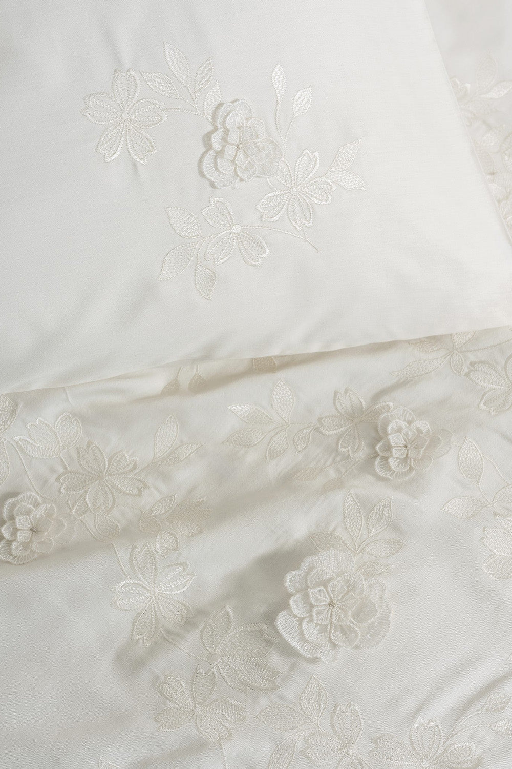 Cotton Box-3d Nakışlı Saten Çift Kişilik Nevresim Takımı Chic Ekru-Nevresim Takımı-3-roqelvaxirum.shop