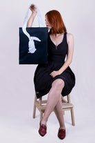 Design Vira-Dark Rabbit Tote Bag-Omuz Çantası-1-roqelvaxirum.shop