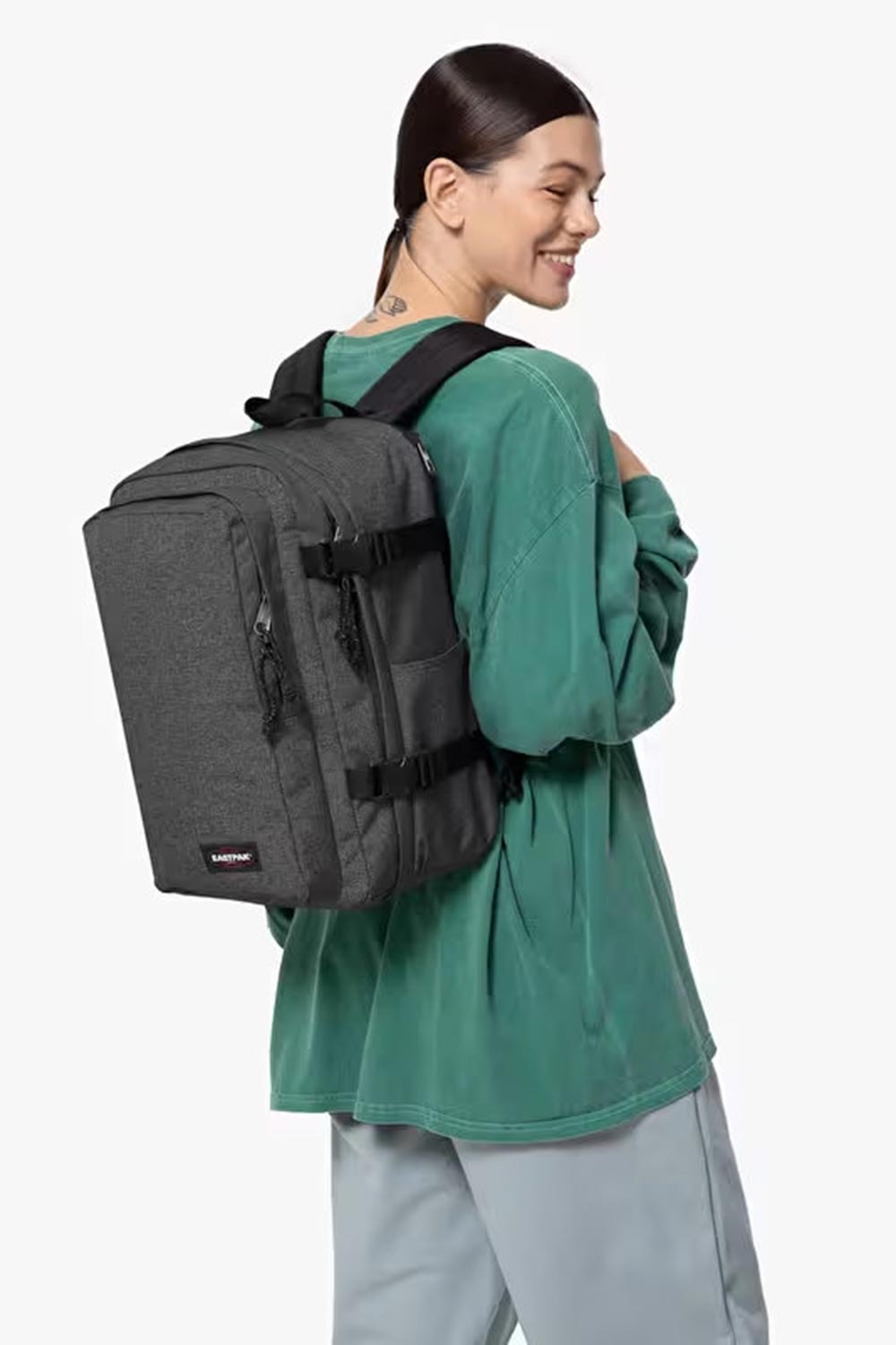 Eastpak-Cabin Pak'r Black Denim Sırt Çantası-Sırt Çantası-7-roqelvaxirum.shop