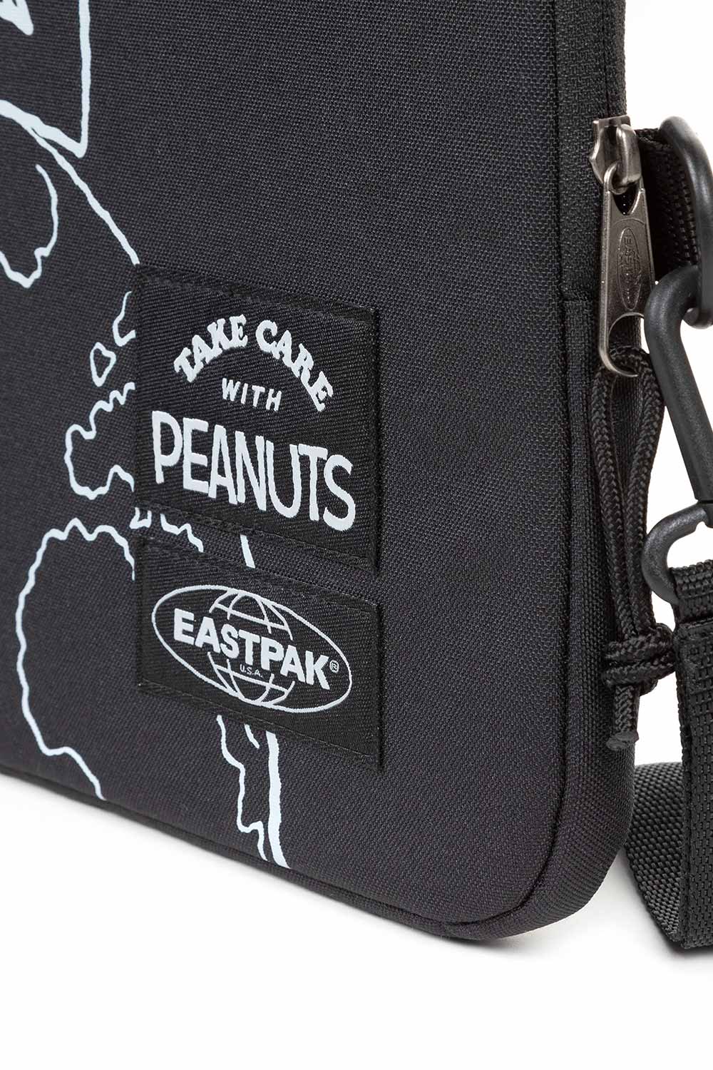 Eastpak-Peanuts x Eastpak Blanket M Peanuts Placed-Laptop Çantası-3-roqelvaxirum.shop