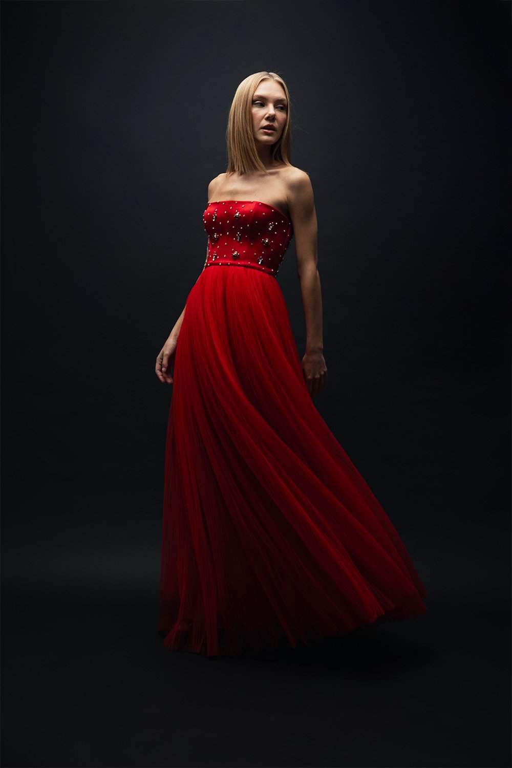 Esra Adıgüzel-Ruby - Kırmızı Kristal Taş İşlemeli Drape Detaylı Uzun Elbise-Elbise-1-roqelvaxirum.shop