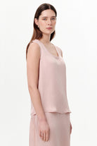 Exquise-Yuvarlak Yaka Saten Yüzeyli Ajurlu Regular Pembe Bluz-Bluz-3-roqelvaxirum.shop