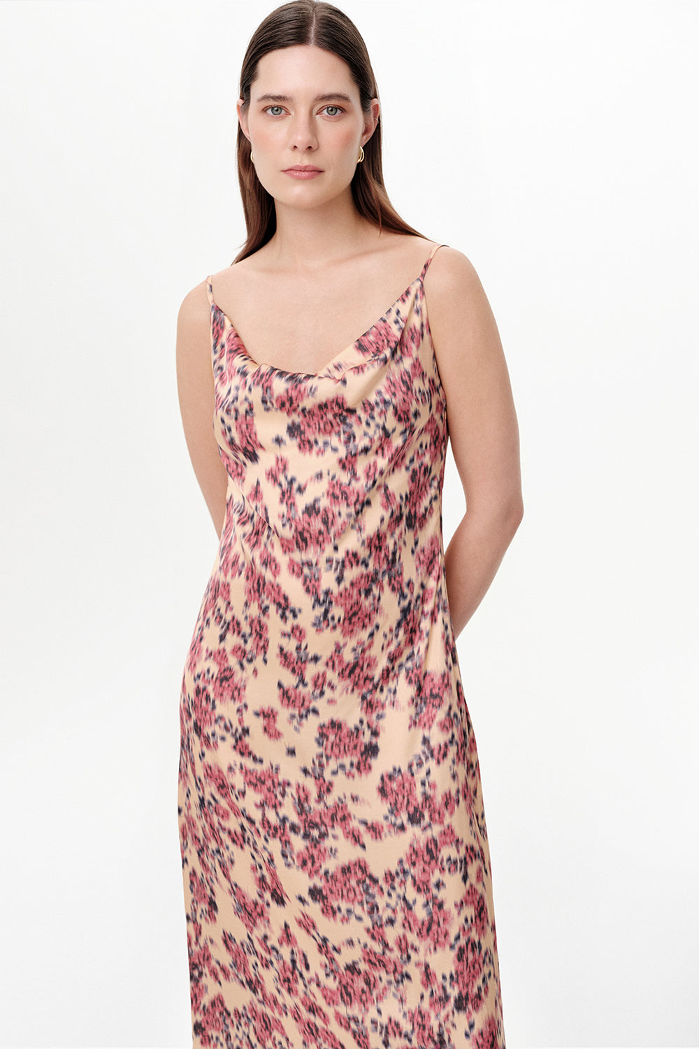 Exquise-Askılı Degaje Yaka Saten Yüzeyli Regular Midi Çok Renkli Elbise-Elbise-4-roqelvaxirum.shop