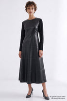 Suni Deri Örme Garnili Fermuarlı Regular Siyah Elbise