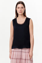 Exquise-Yuvarlak Yaka Saten Yüzeyli Ajurlu Regular Bluz – Laci̇vert-Bluz-1-roqelvaxirum.shop