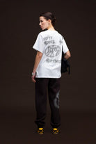 Fifty Pieces-Beyaz Loose Fit Sırt Baskılı T-Shirt-T-Shirts-1-roqelvaxirum.shop
