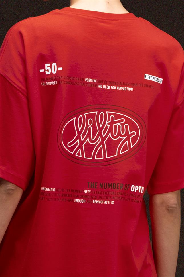 Fifty Pieces-Kadın Kırmızı Oversize Sırt Baskılı T Shirt-T-shirt-4-roqelvaxirum.shop