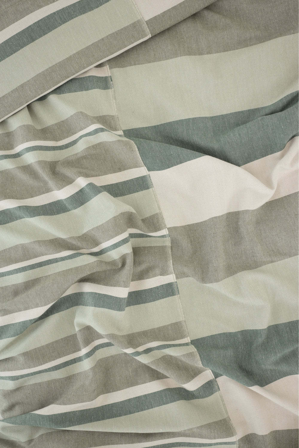 FineGrid-HUES NR.3 Yatak Örtüsü-Yatak Örtüsü-4-roqelvaxirum.shop