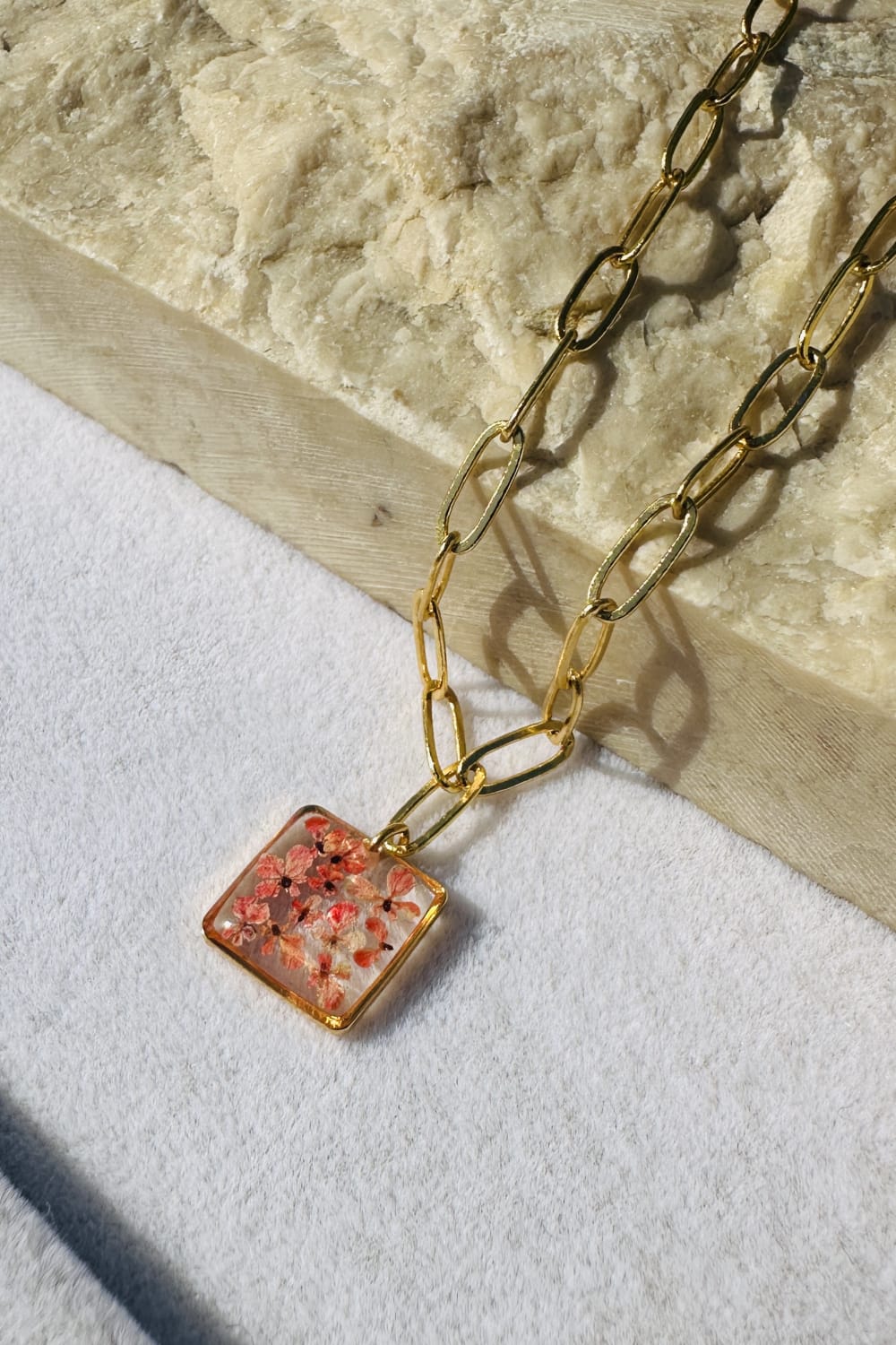 Fiorel Design-Golden Garden Lil Square - Pink-Kolye-1-roqelvaxirum.shop