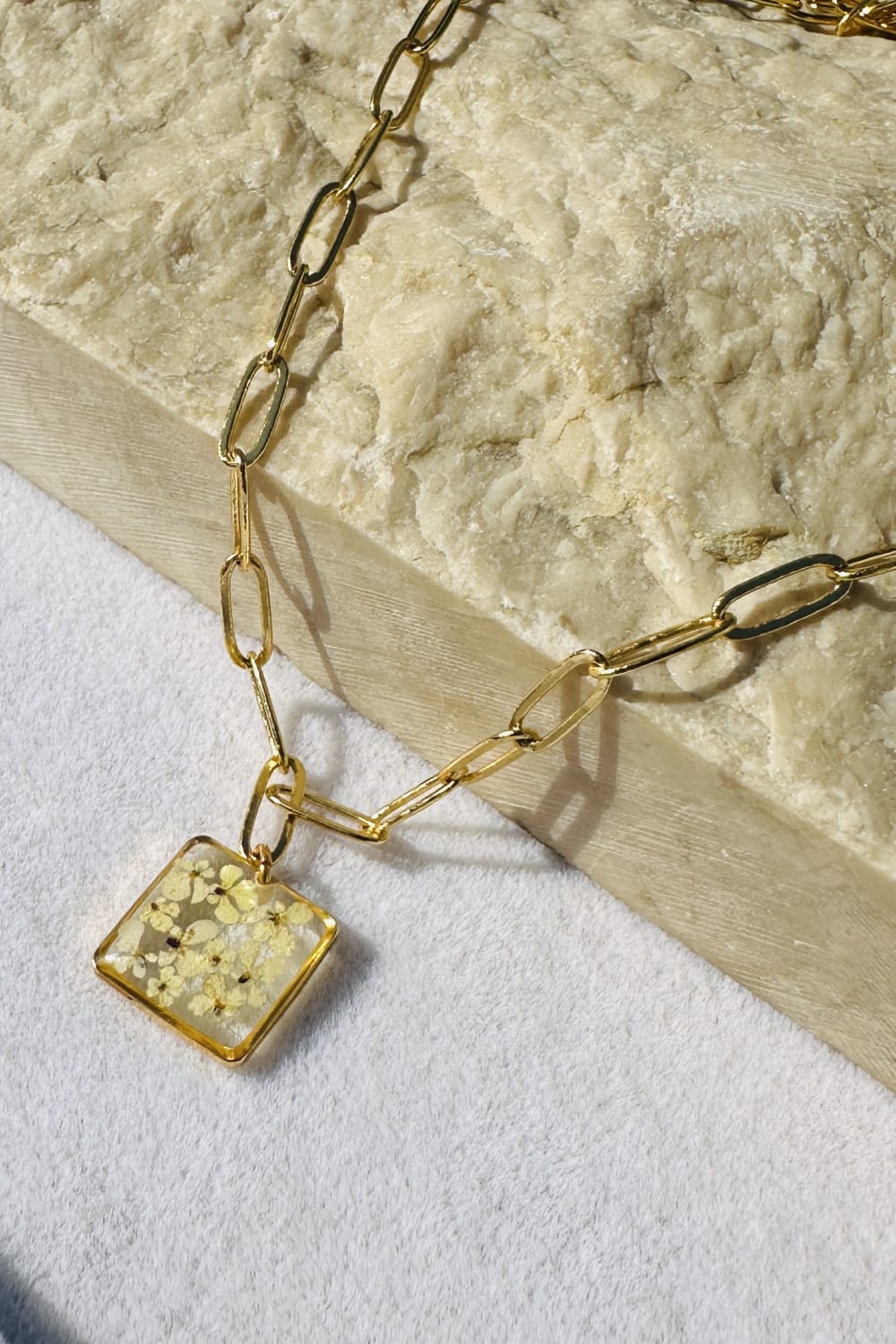 Fiorel Design-Golden Garden Lil Square - White-Kolye-2-roqelvaxirum.shop