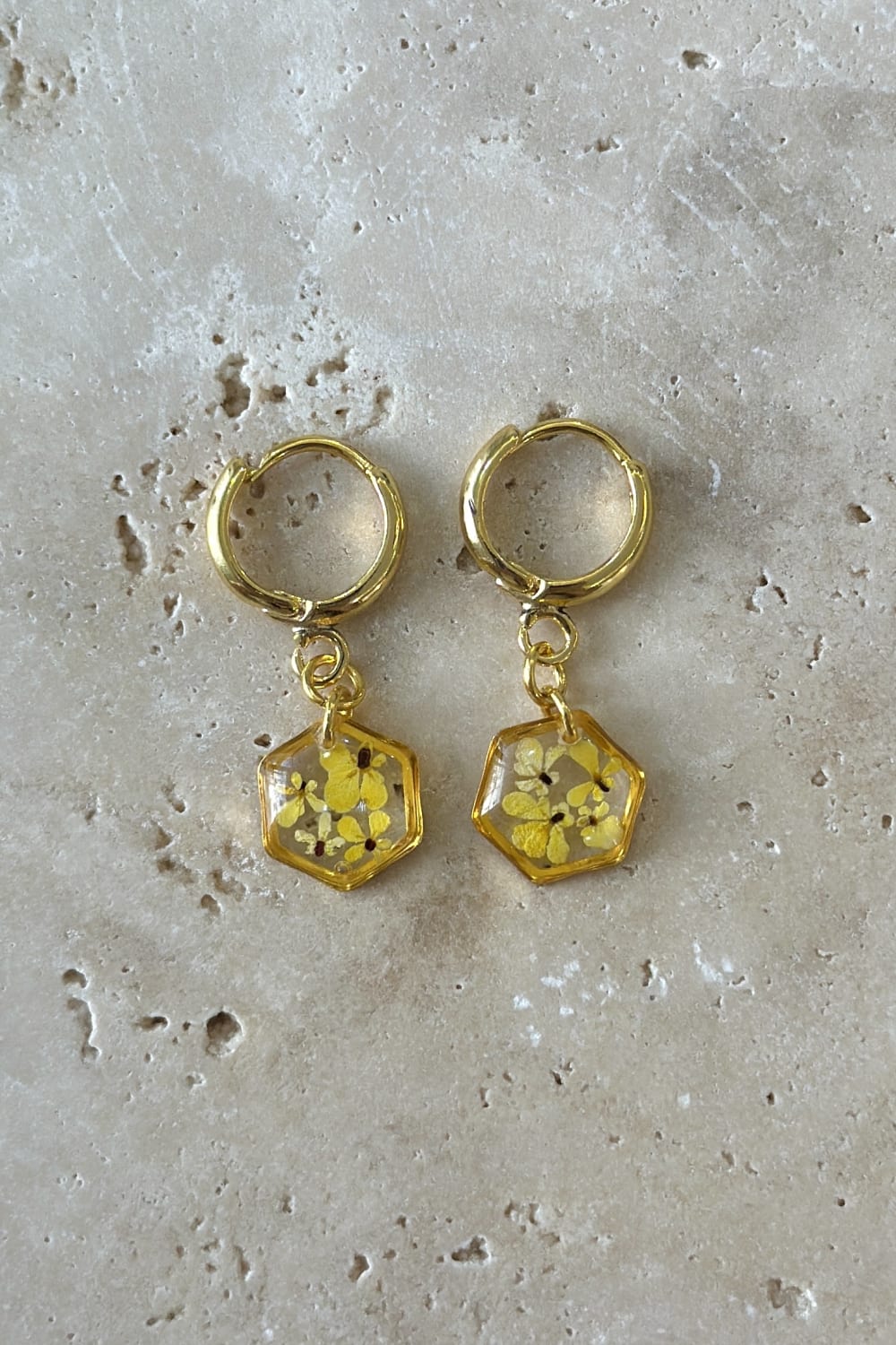 Fiorel Design-Teeny Weeny Drop Hexagon - Yellow-Kolye-1-roqelvaxirum.shop