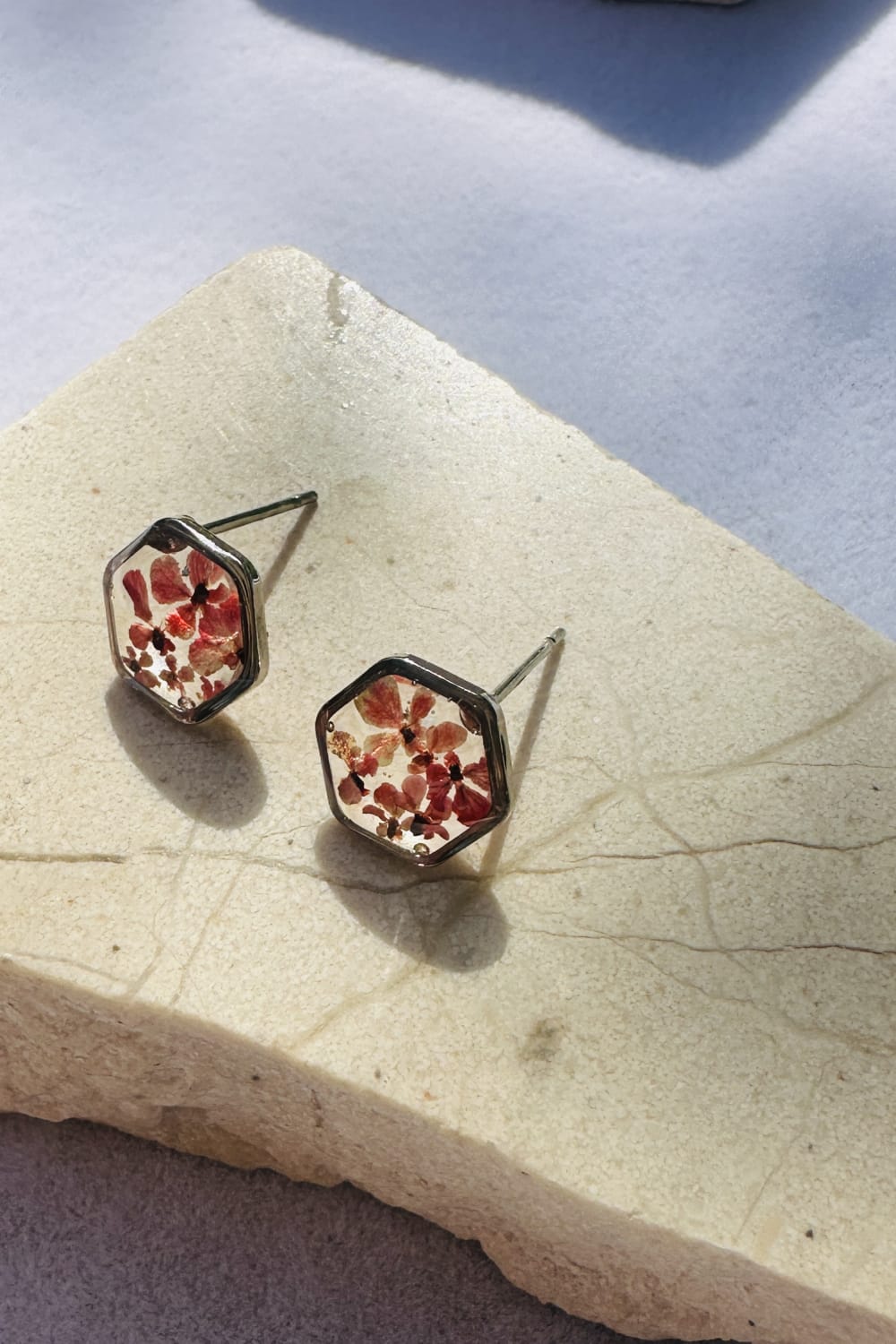 Fiorel Design-Teeny Weeny Hexagon Rhodium - Pink-Küpe-1-roqelvaxirum.shop