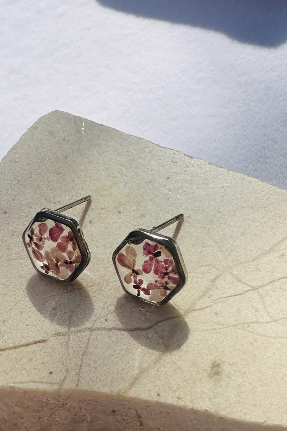 Fiorel Design-Teeny Weeny Hexagon Rhodium - Purple-Küpe-3-roqelvaxirum.shop
