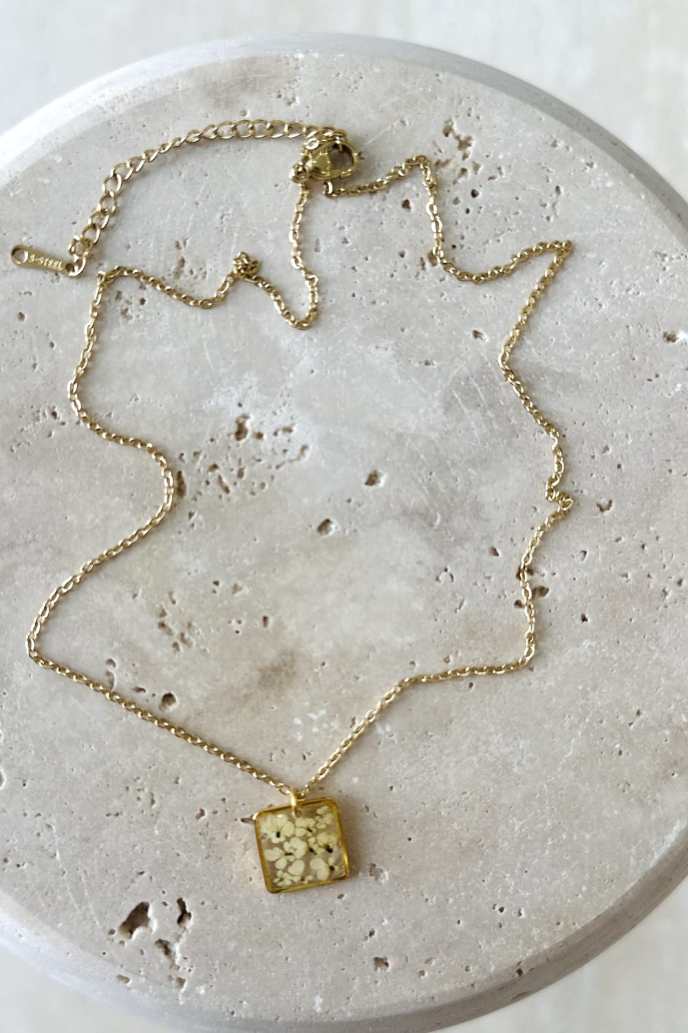 Fiorel Design-Teeny Weeny Square - White-Kolye-2-roqelvaxirum.shop
