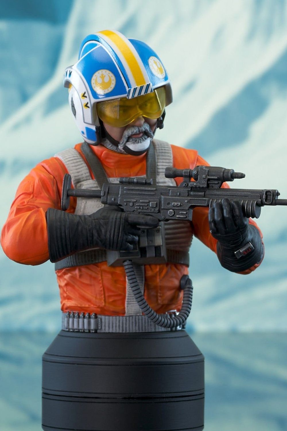 Gentle Giant Ltd.-Star Wars: The Mandalorian - Carson Teva 1/6 Scale Limited Edition Mini-Büst (SDCC 2023 Exclusive)-Büst-2-roqelvaxirum.shop