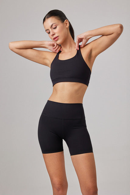 Glo Studio-London Glossy Biker Shorts Jet Black-Şort-5-roqelvaxirum.shop