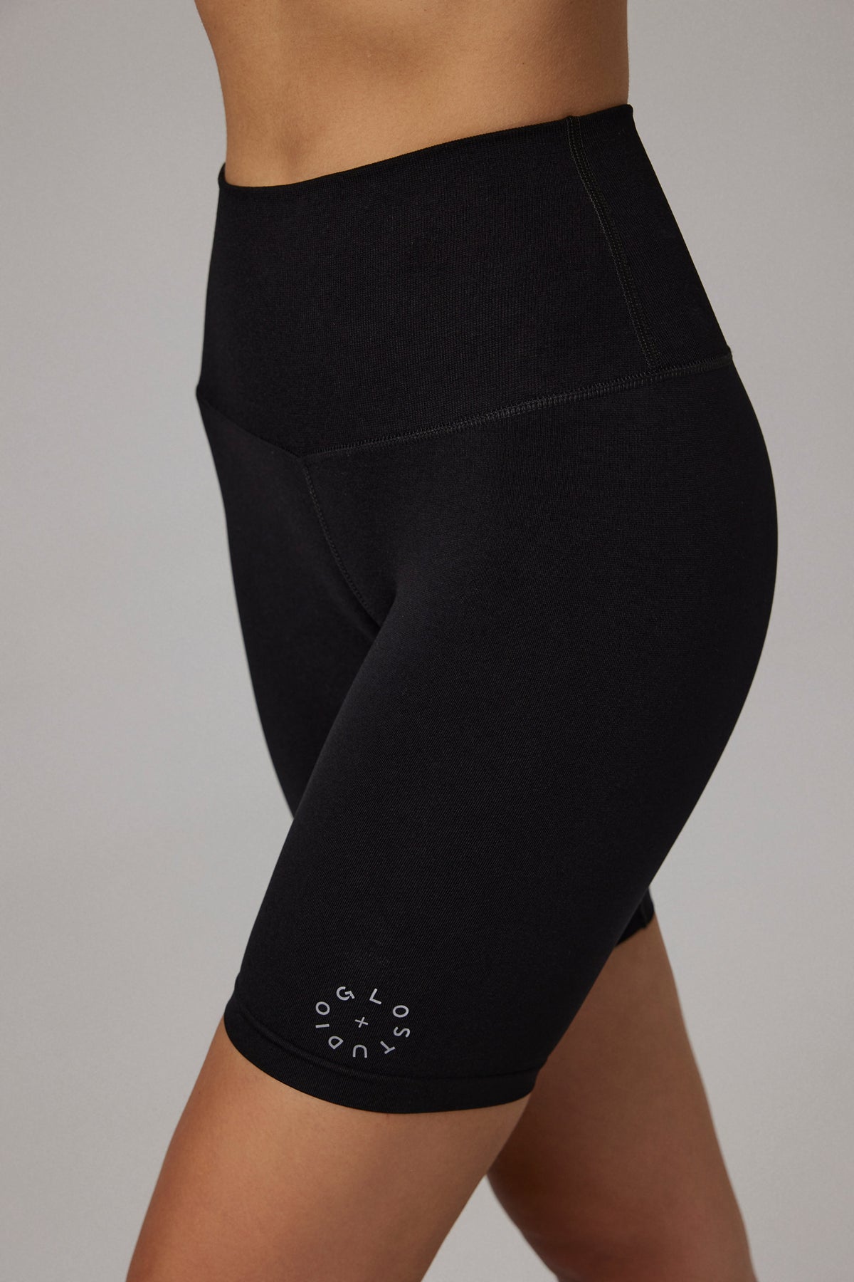 Glo Studio-Paris Seamless Biker Shorts Onyx-Şort-4-roqelvaxirum.shop