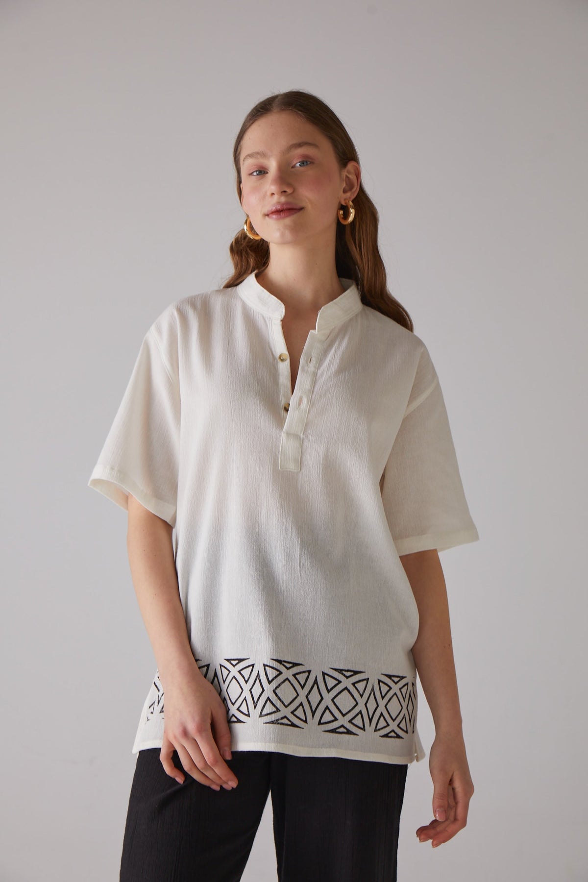 Handarte Los Angeles-Geometri Desen Kısa Kollu Bej Gömlek-Gömlek-4-roqelvaxirum.shop