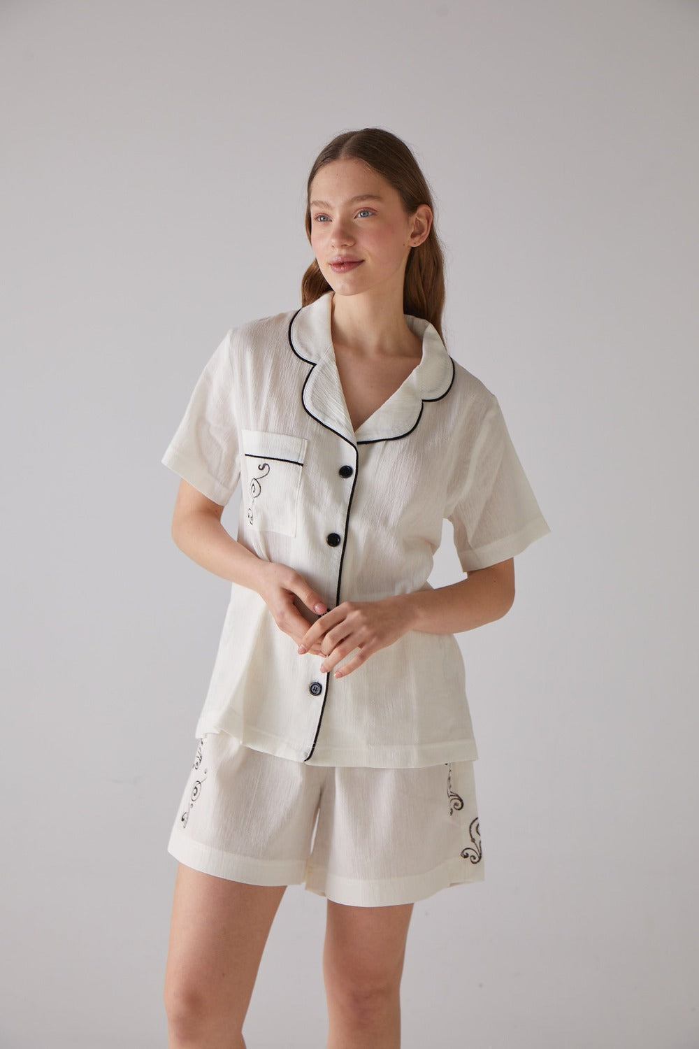 Handarte Los Angeles-Nota Desen Beyaz Kısa Pijama Takımı-Pijama Takımı-3-roqelvaxirum.shop