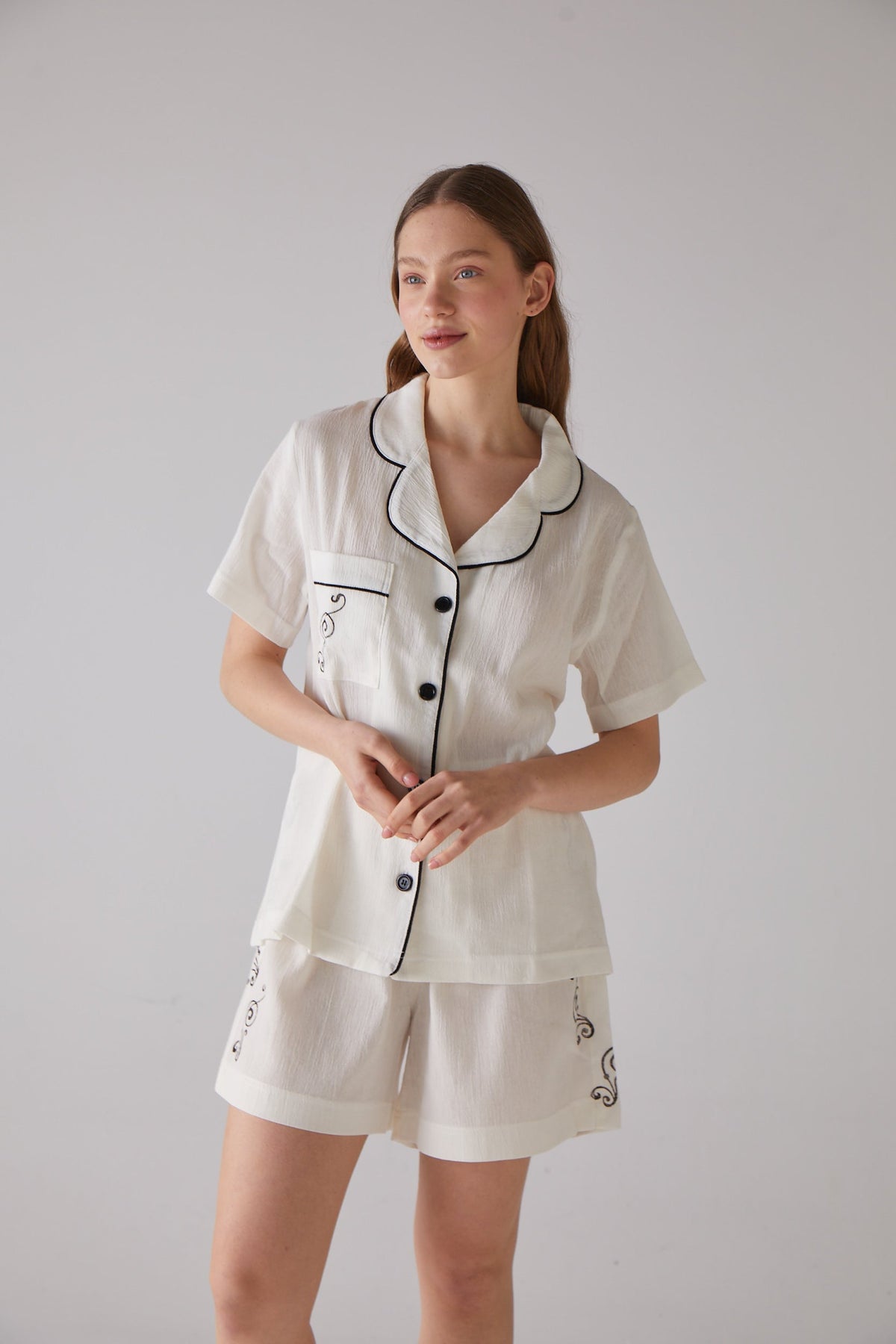 Handarte Los Angeles-Nota Desen Beyaz Kısa Pijama Takımı-Pijama Takımı-3-roqelvaxirum.shop