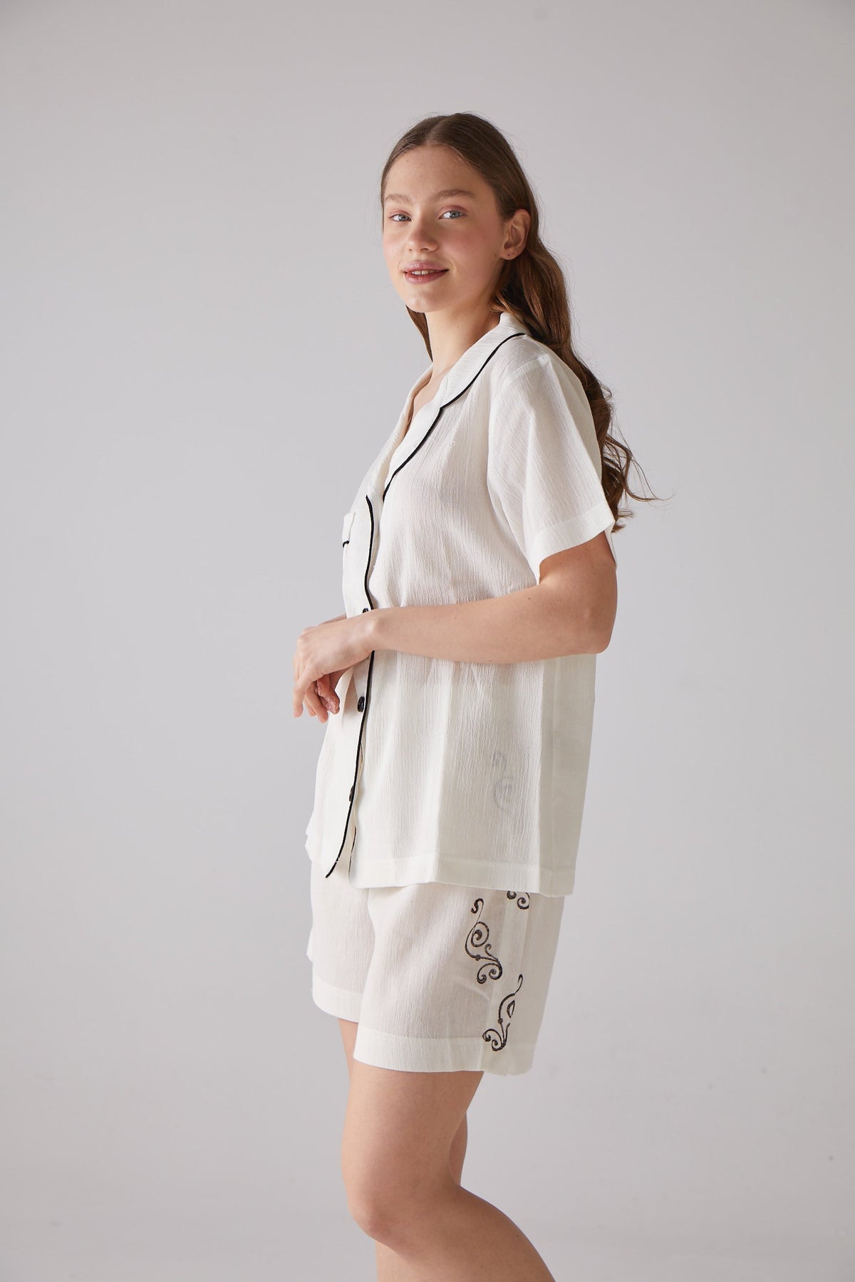 Handarte Los Angeles-Nota Desen Beyaz Kısa Pijama Takımı-Pijama Takımı-4-roqelvaxirum.shop