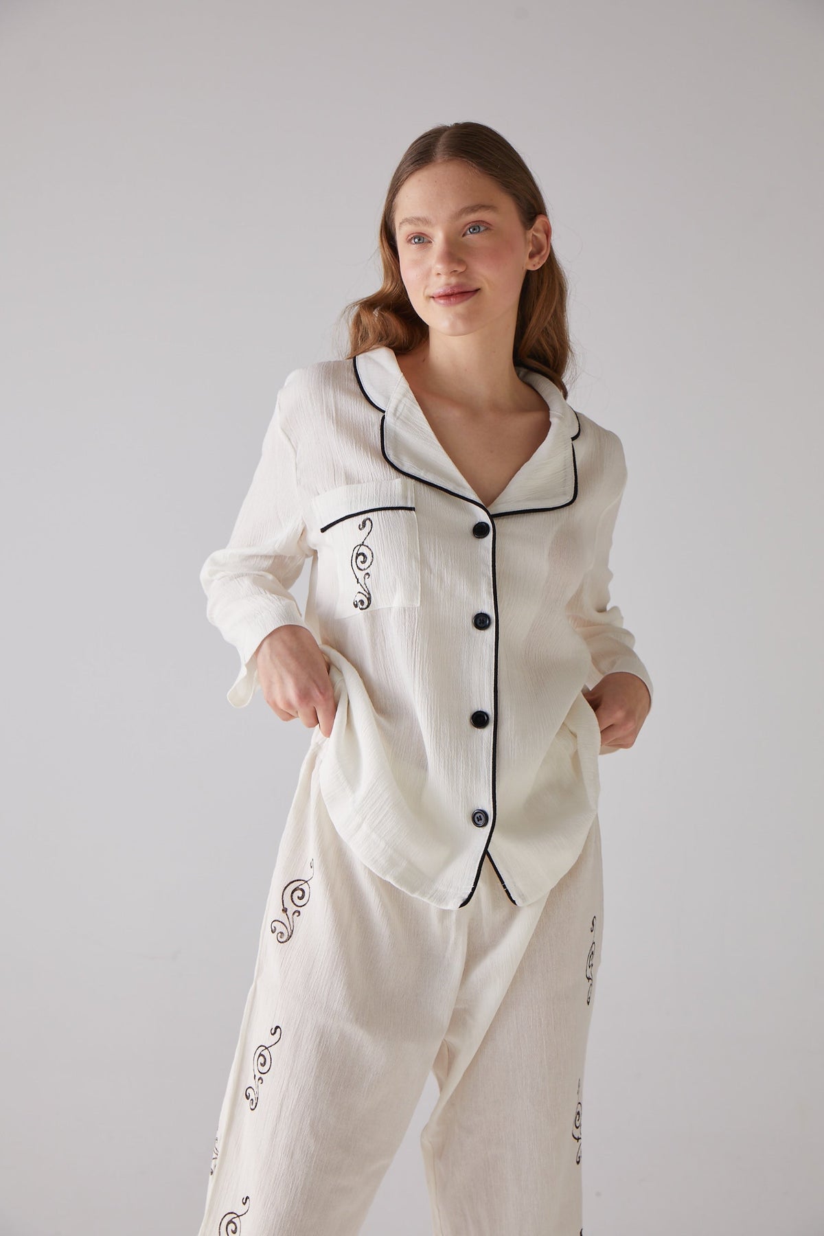 Handarte Los Angeles-Nota Desen Beyaz Uzun Pijama Takımı-Pijama Takımı-4-roqelvaxirum.shop