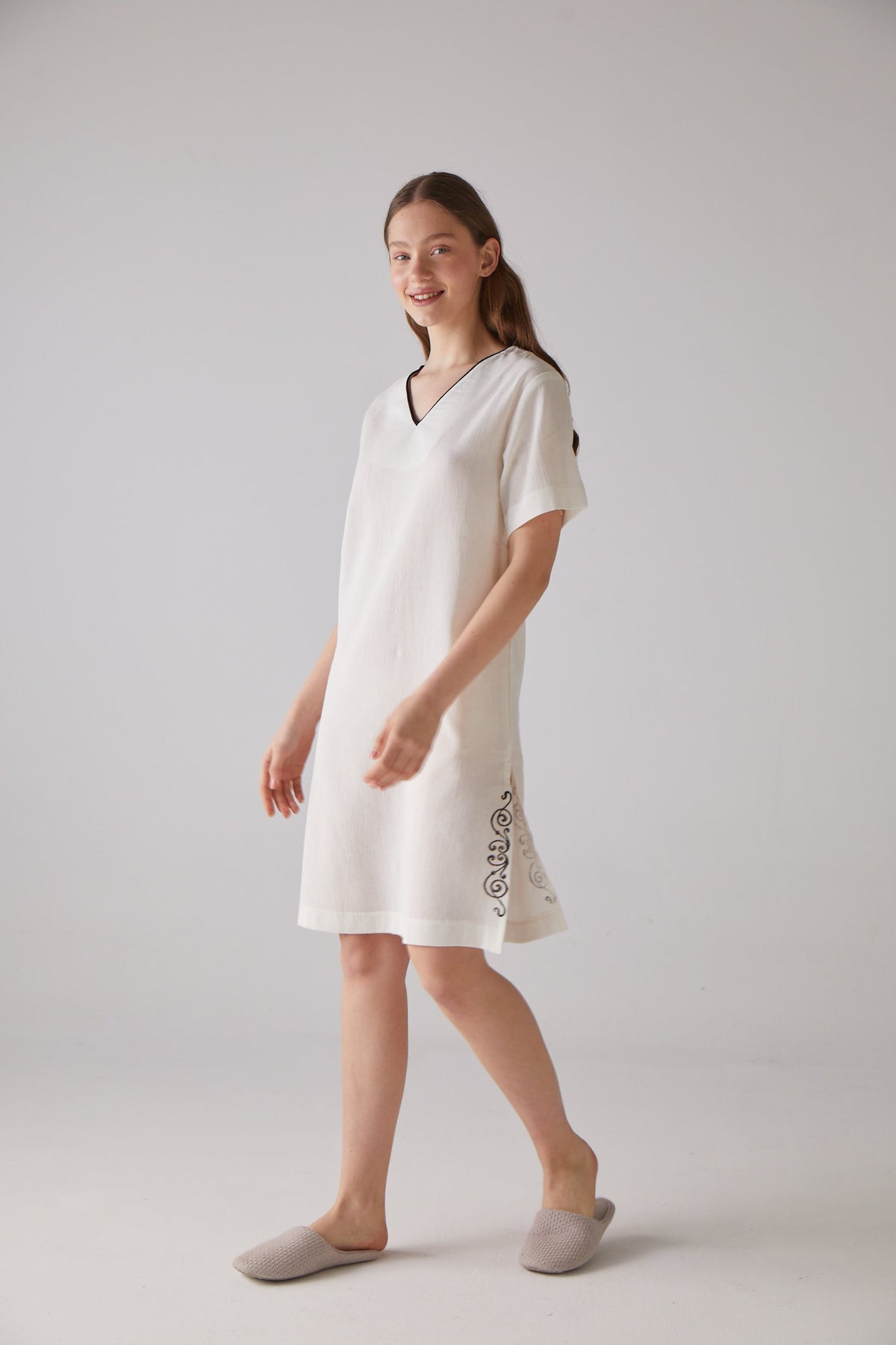 Handarte Los Angeles-Nota Desen V Yaka Beyaz Gecelik-Gecelik-4-roqelvaxirum.shop