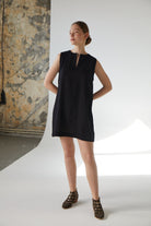 Handarte Los Angeles-V Yaka Siyah Mini Elbise-Elbise-3-roqelvaxirum.shop
