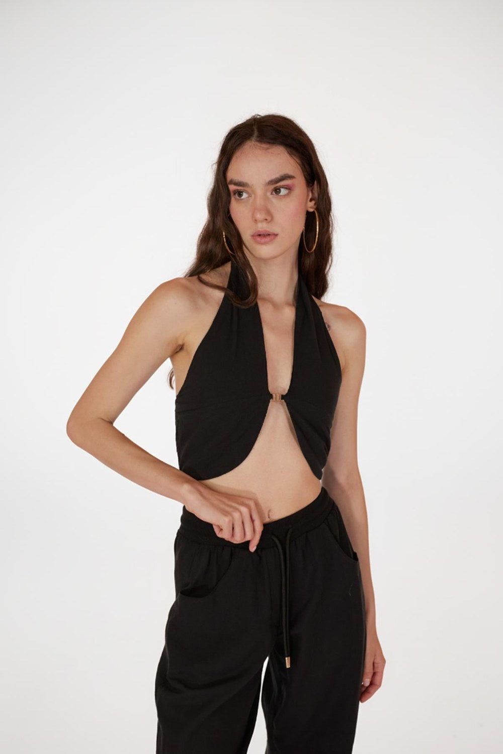 Metal Aksesuar Detaylı Halter Crop Bluz, Siyah - 1