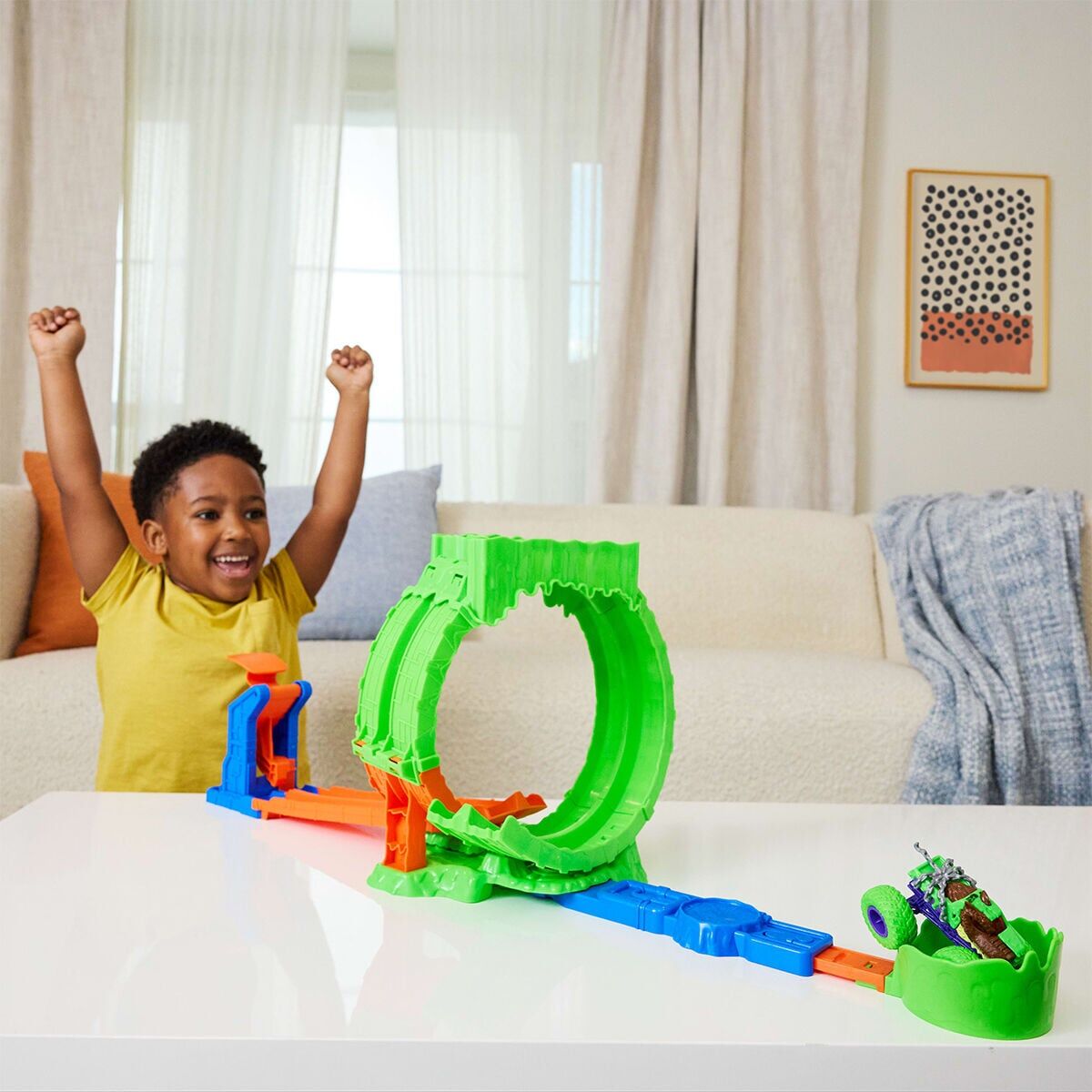 Jmk91 Hot Wheels Monster Trucks Mutant Kaosu Çemberde Yarış Oyun Seti