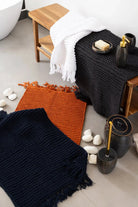 İRYA-Lavish El Örmesi Tekli Banyo Paspası %100 Pamuk 50X70 Lacivert-Paspas-5-roqelvaxirum.shop