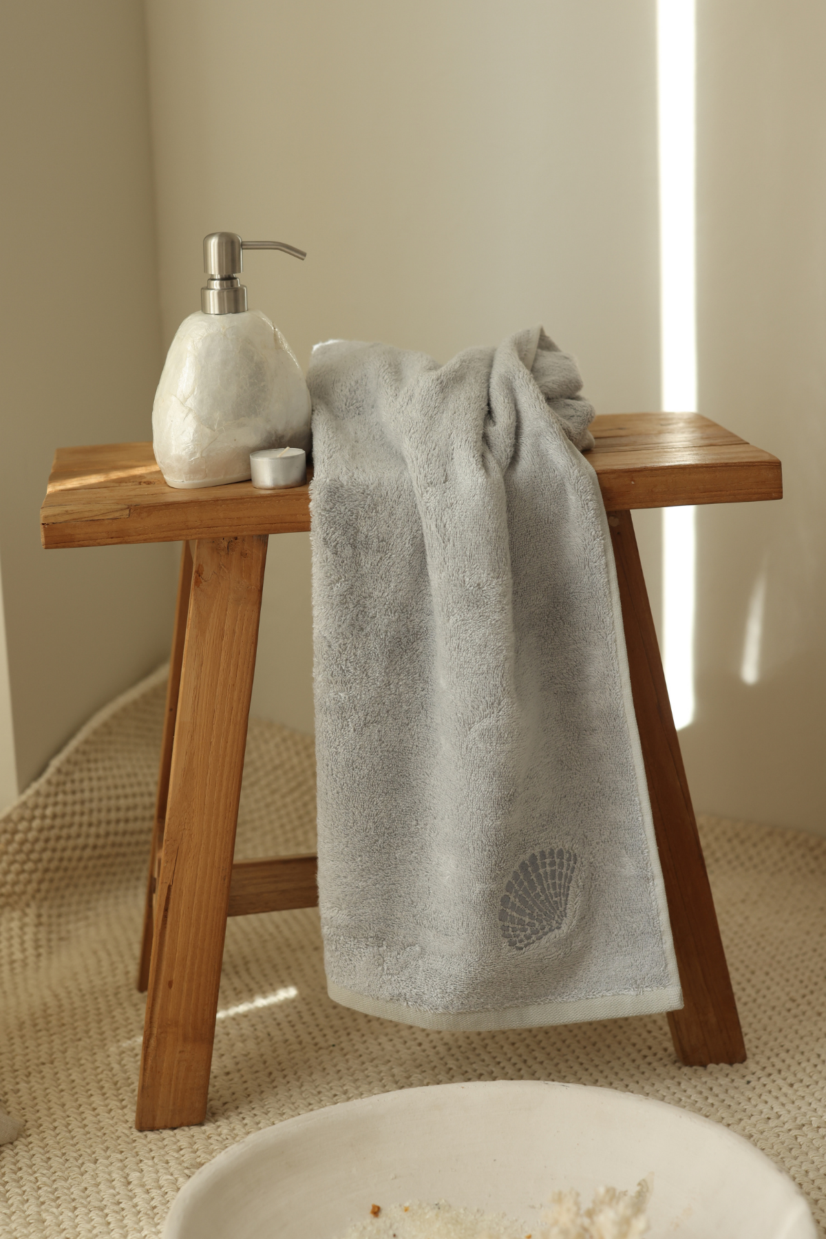 İRYA-Sedef Bambu Nakışlı Banyo Havlusu 70X140 Cm Gri-Havlu & Havlu Setleri-4-roqelvaxirum.shop