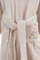 İRYA-Tiny Squirrel Organik Pamuk Nakışlı Çocuk Bornoz Bej-Bornoz-3-roqelvaxirum.shop