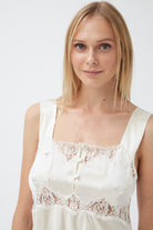 İpek Kıramer-Bellina Silk Chemise Ecru-Gecelik-2-roqelvaxirum.shop