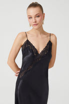 İpek Kıramer-Diamond Silk Long Chemise Black-Gecelik-1-roqelvaxirum.shop
