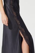 İpek Kıramer-Diamond Silk Long Chemise Black-Gecelik-2-roqelvaxirum.shop