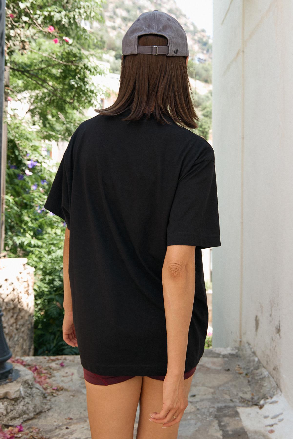 Jerf-Aura Oversize T-Shirt-T-Shirts-3-roqelvaxirum.shop