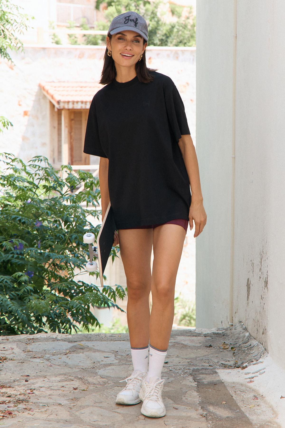 Jerf-Aura Oversize T-Shirt-T-Shirts-5-roqelvaxirum.shop