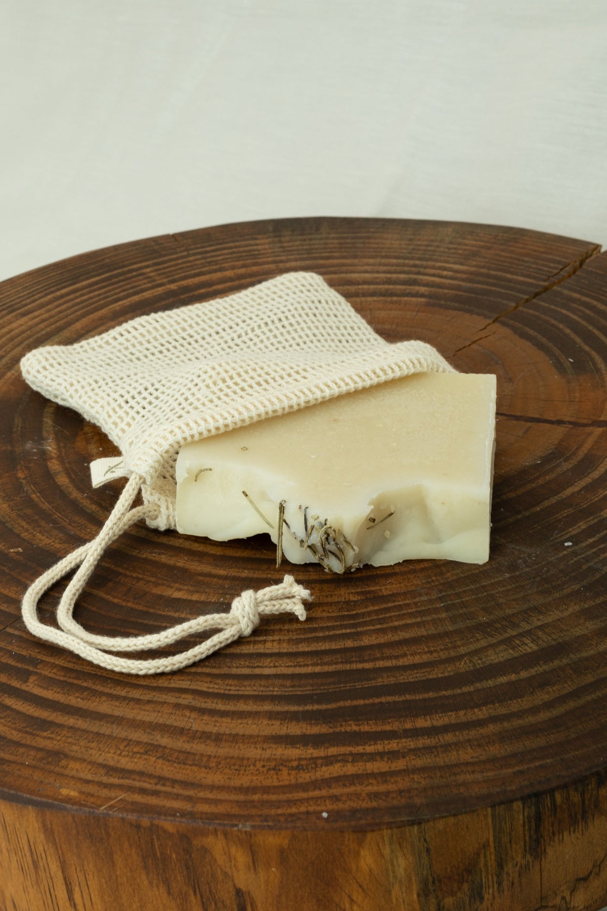 Doğal Soğuk İşlem Sıkılaştırma Etkili Biberiyeli Sabun 120 Gr